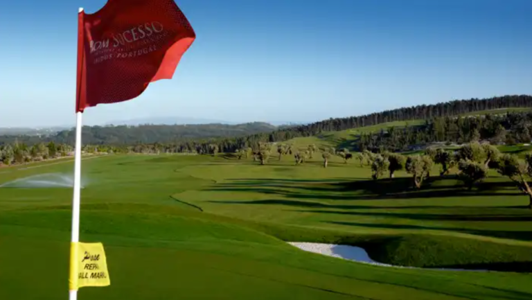 Bom Sucesso golf flag